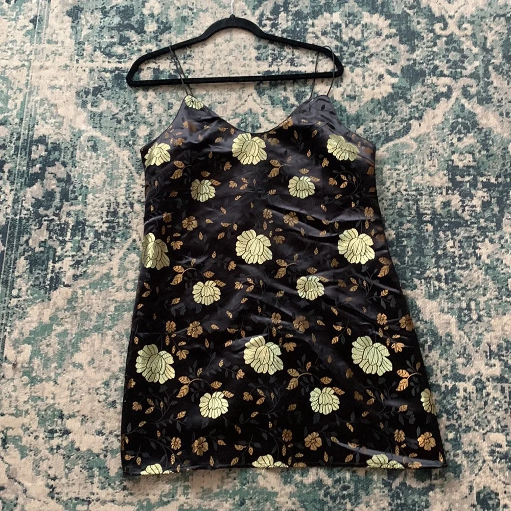 Black & Gold Floral Dress - Picture 5 of 6
